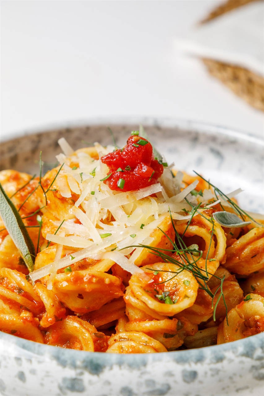 Detalle de un plato de pasta en restaurante Can Canals, Mallorca